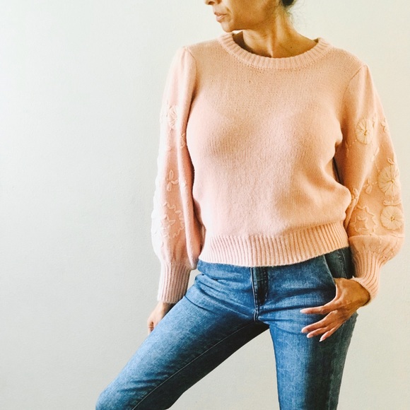 NWT pink embroidered sweater size Medium - Picture 3 of 7